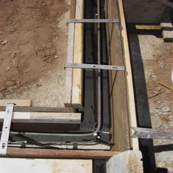 Corner form + rebar